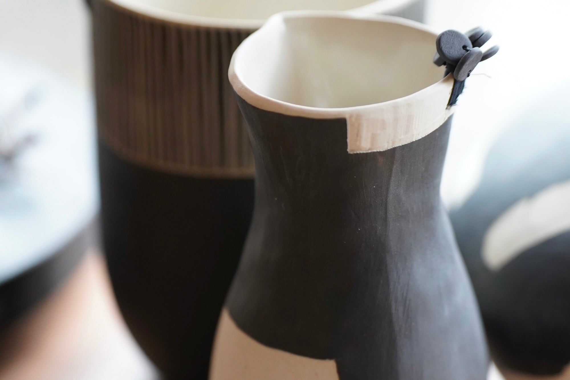 ANNA WESTERLUND Krug - Vase black klein